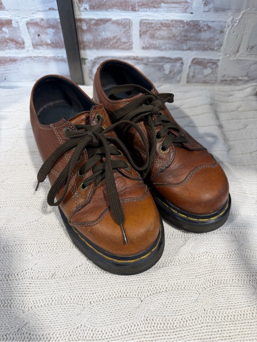 Peanut Brown Leather Dr Martens Lace-Up Oxfords with Black Sole men’s size 7